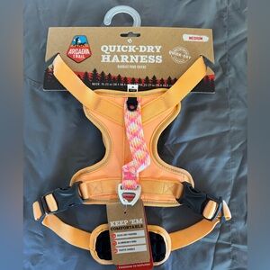 Arcadia Trail Quick Dry Harness Size Medium NWT